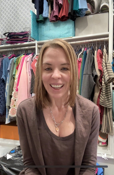 🛍️ Closet Chat: Organization, Outfits & Prehistoric Bugs! 🐞