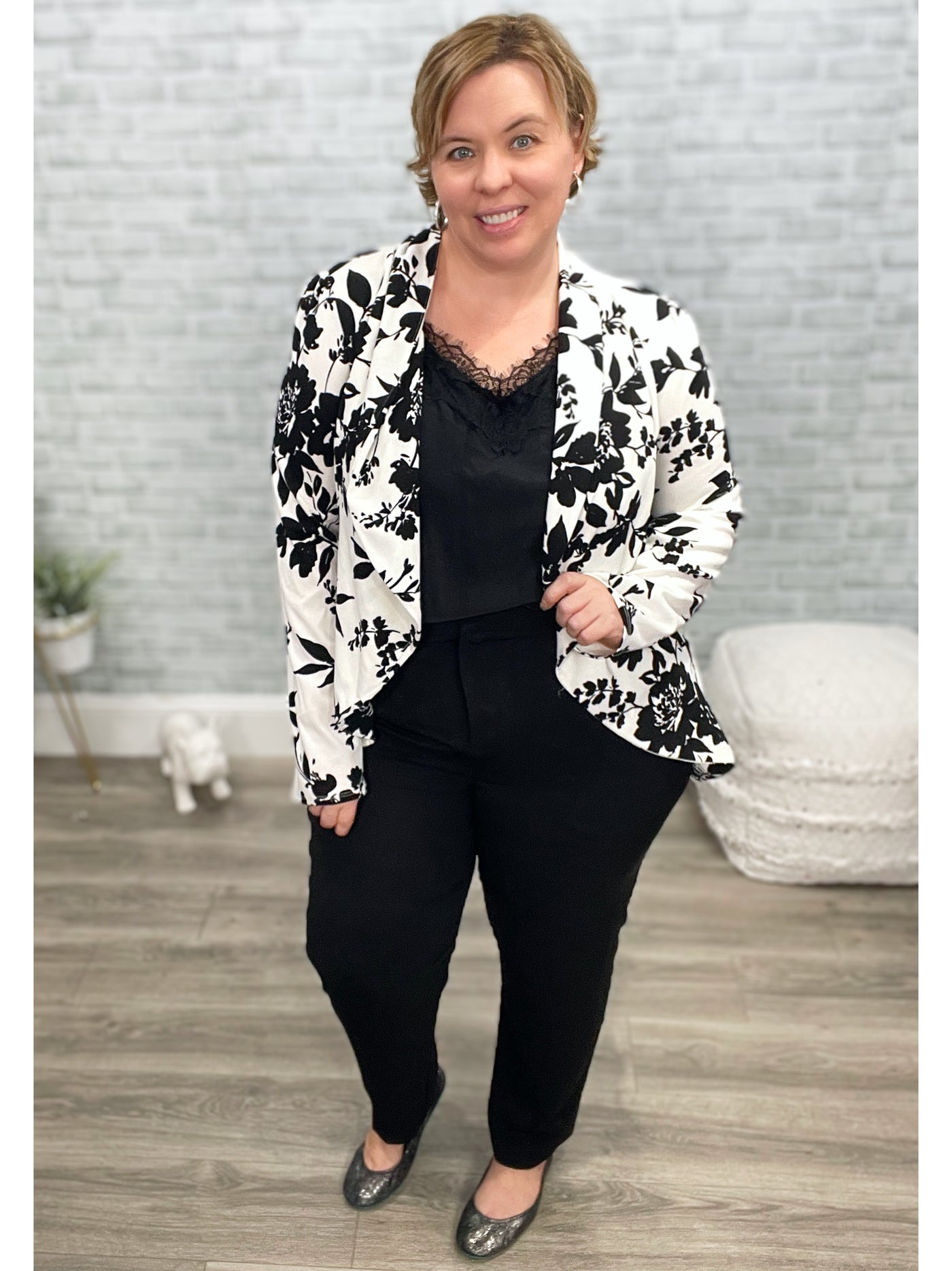 Stretchy Figure Flattering Blazer - Black and White Floral