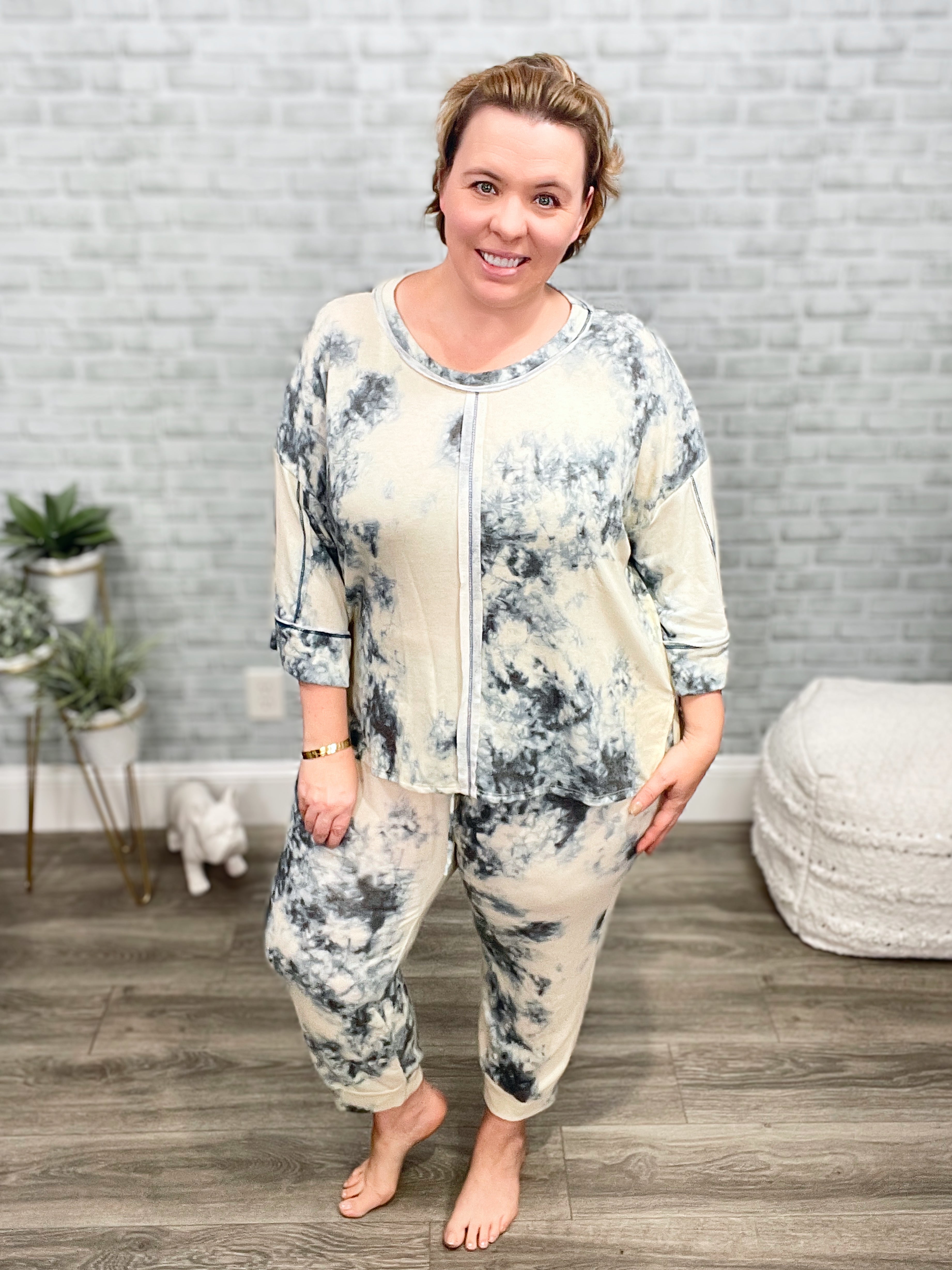 Off White and Navy Reverse Seam 2 pc Lounge Set – Just Wear the Dress ...